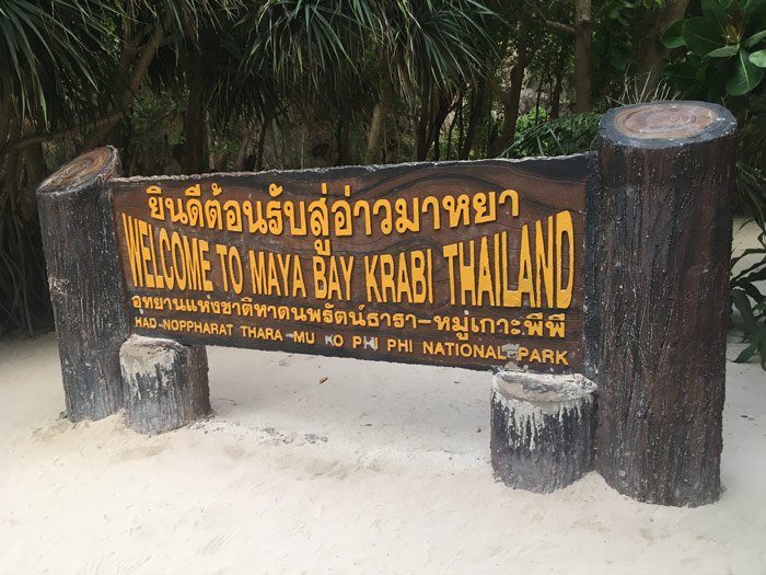 Placa oficial Maya Bay