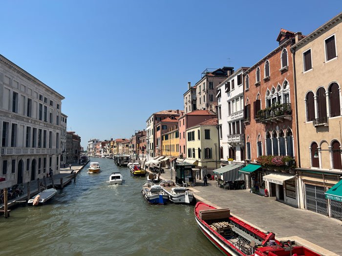 Faça o passeio e conheça o Bairro Ghetto Nuovo em Veneza