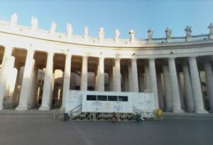 Enviar postal do Vaticano