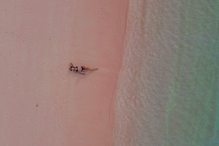 Como é a Pink Beach